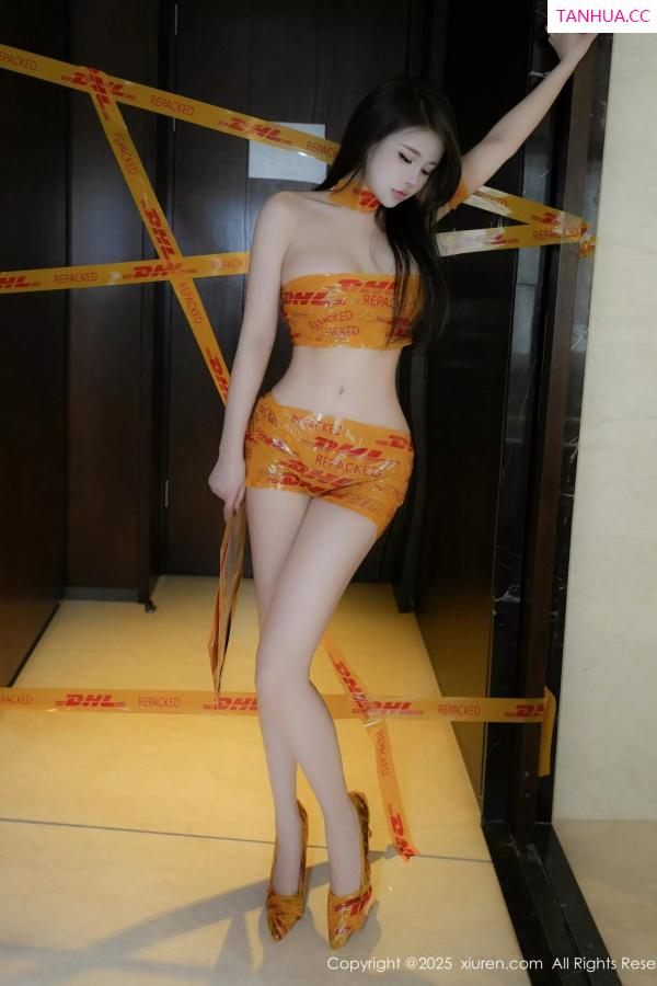 甜妮  [XiuRen]高清写真图 2025.03.14 No.10016 甜妮 美腿性感第8张图片